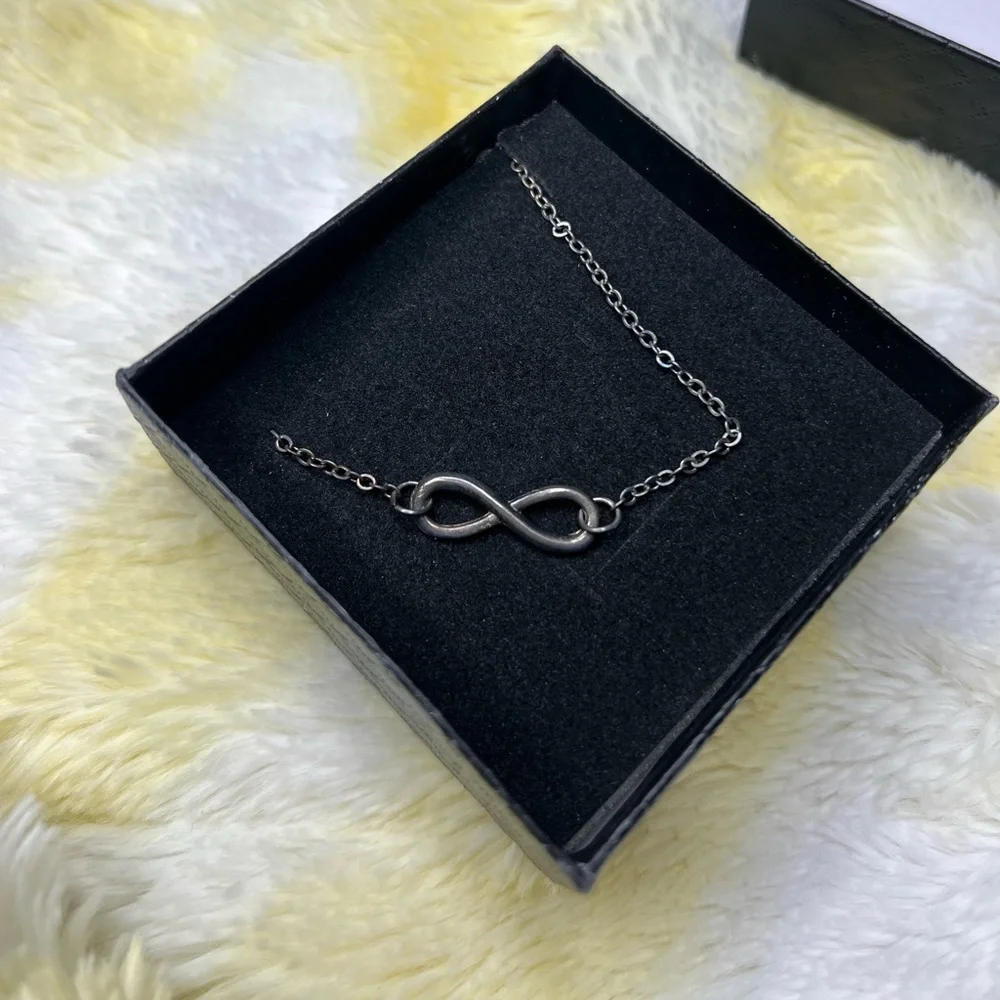 Infinity Necklace! - Picture 1 of 2